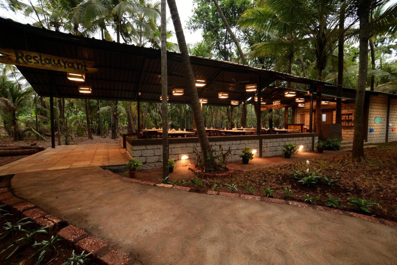 Dāpoli Feet Up Amaranth Resort מראה חיצוני תמונה