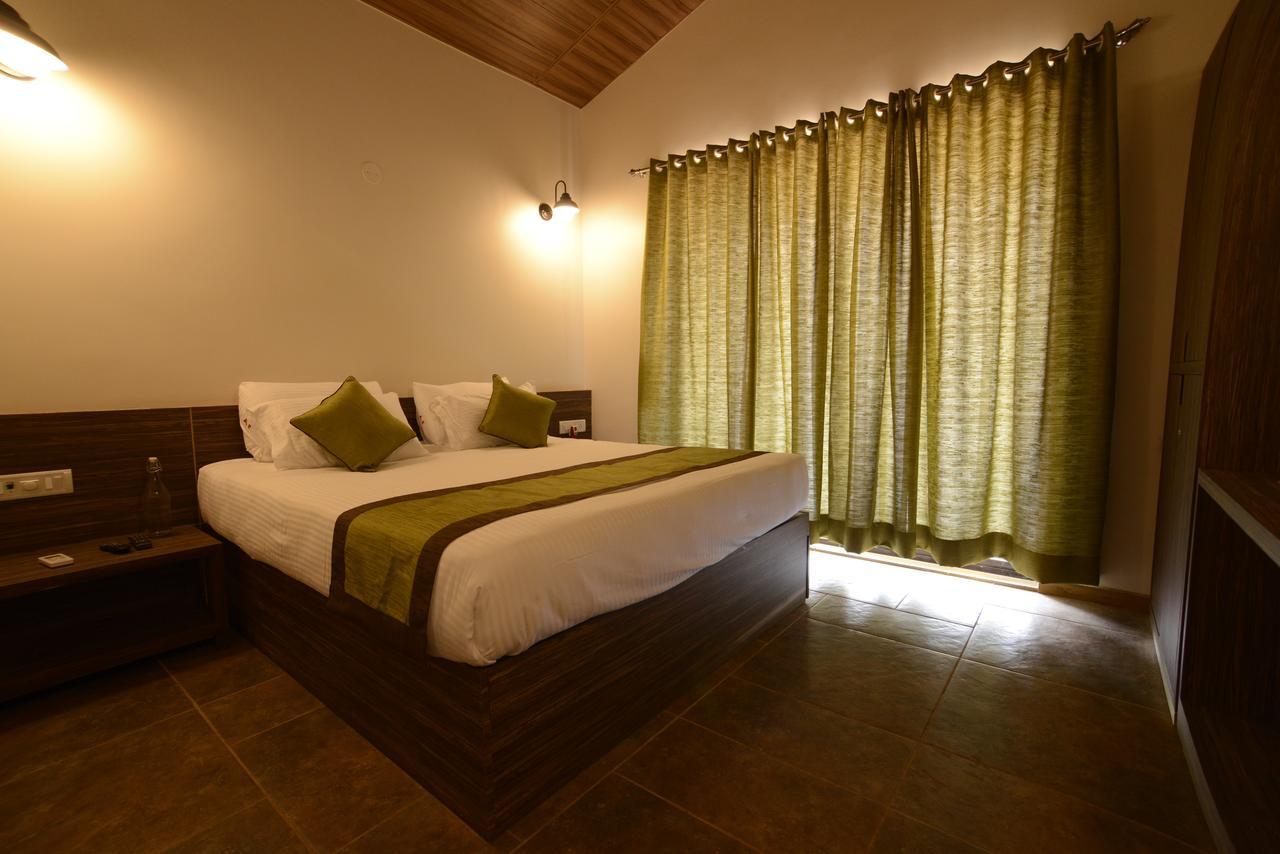 Dāpoli Feet Up Amaranth Resort מראה חיצוני תמונה